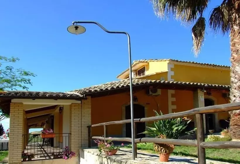 Maaseutuhotelli Azienda Agrituristica Le Chiuse