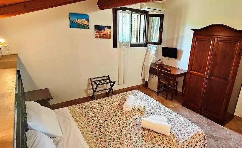 Maaseutuhotelli Azienda Agrituristica Le Chiuse