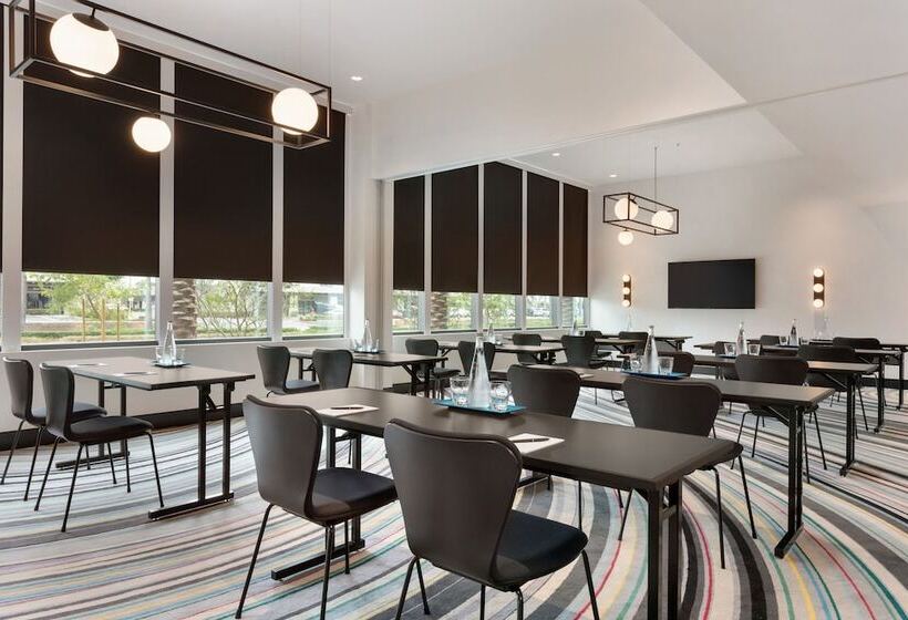 The Viv Hotel, Anaheim, A Tribute Portfolio