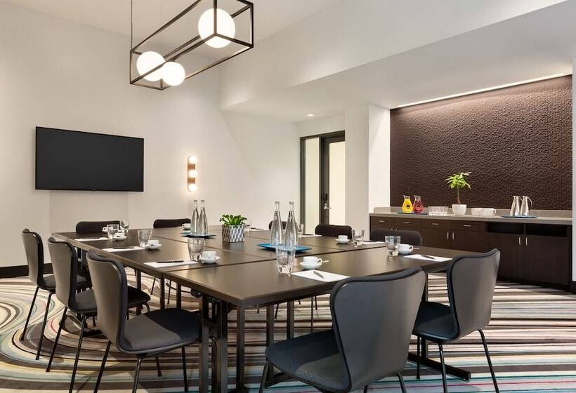 The Viv Hotel, Anaheim, A Tribute Portfolio