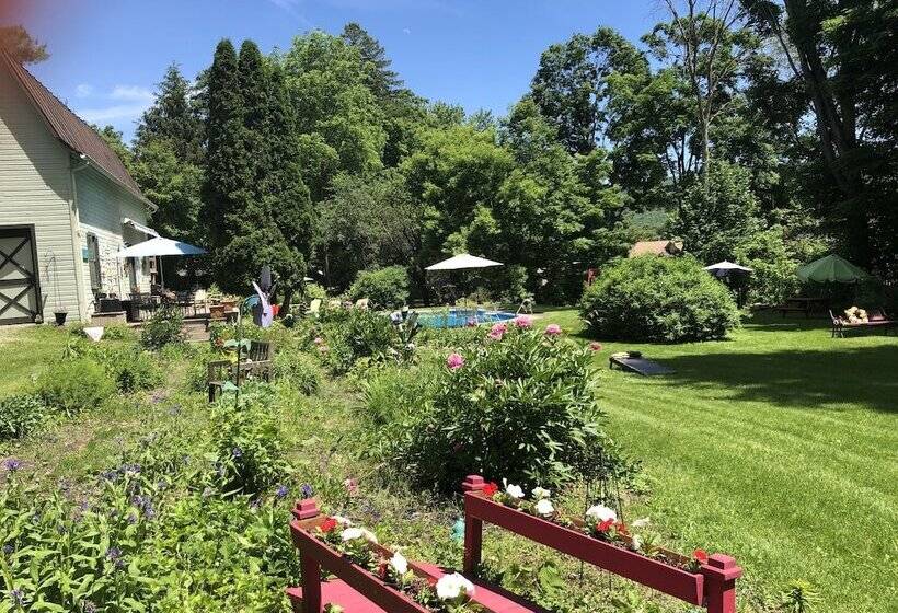 פנסיון 18 Vine Inn & Carriage House