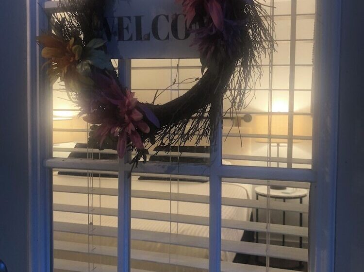 פנסיון 18 Vine Inn & Carriage House