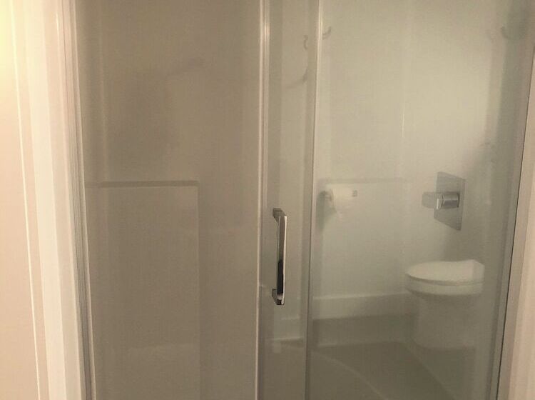 פנסיון 18 Vine Inn & Carriage House