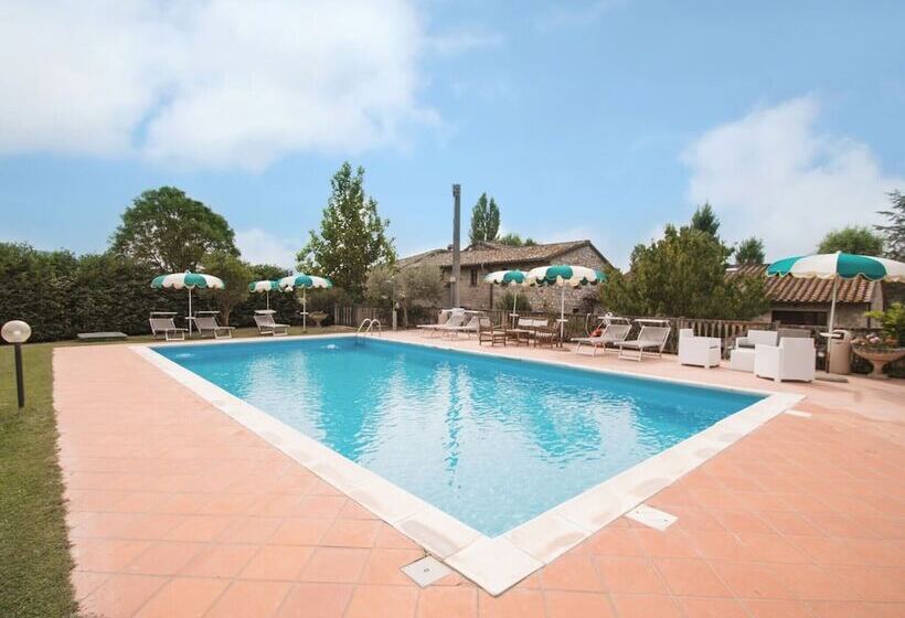 Quaint Cottage In Magione With Swimming Pool