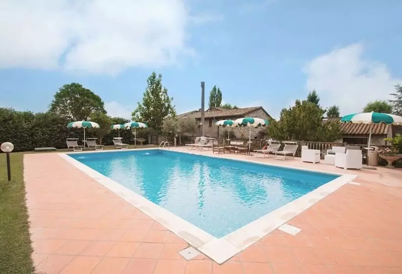 Quaint Cottage In Magione With Swimming Pool