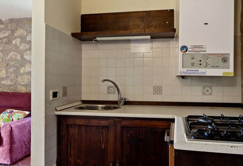 Quaint Cottage In Magione With Swimming Pool