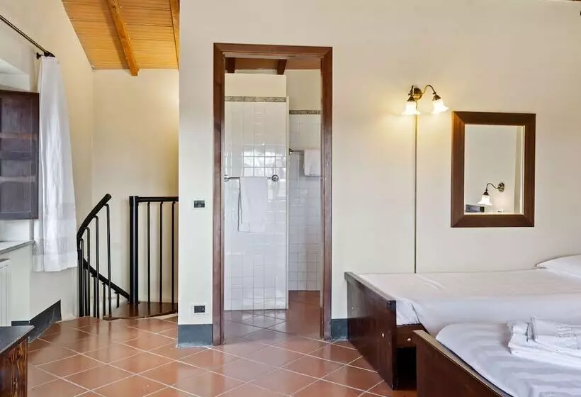 Quaint Cottage In Magione With Swimming Pool