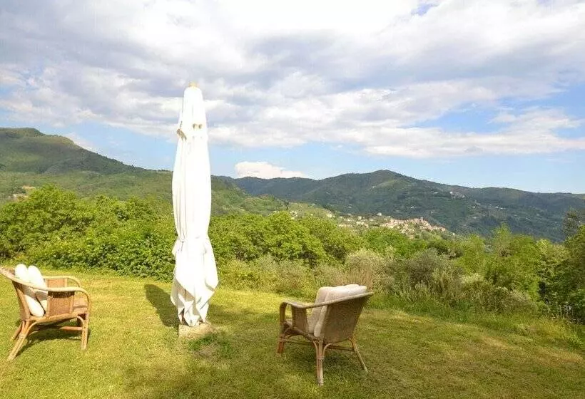 Beautiful Cottage In Pescia With Hot Tub