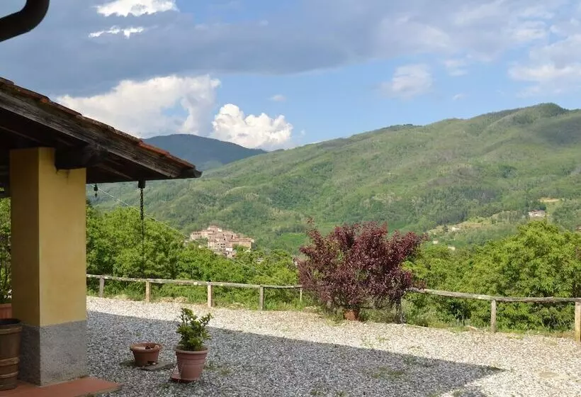 Beautiful Cottage In Pescia With Hot Tub