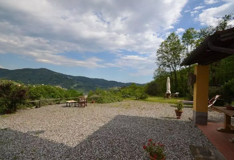Beautiful Cottage In Pescia With Hot Tub