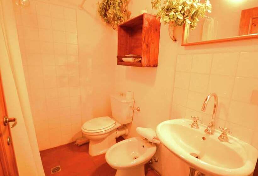 Beautiful Cottage In Pescia With Hot Tub