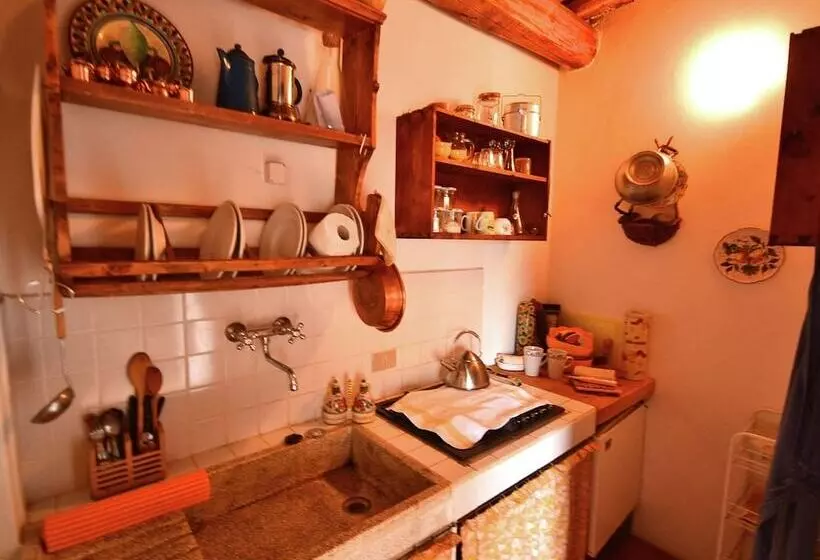 Beautiful Cottage In Pescia With Hot Tub