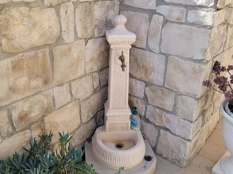 تختخواب و صبحانه Casa Alecci 1820