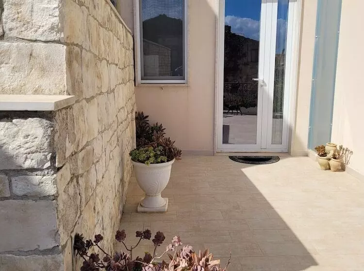 تختخواب و صبحانه Casa Alecci 1820