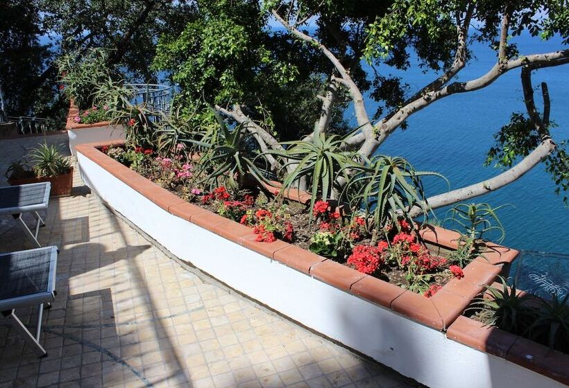 Bed and Breakfast L Incanto Restaurant & Suites