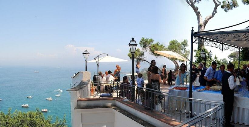 Bed and Breakfast L Incanto Restaurant & Suites