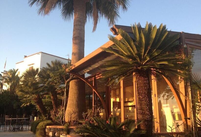 Bed and Breakfast L Incanto Restaurant & Suites