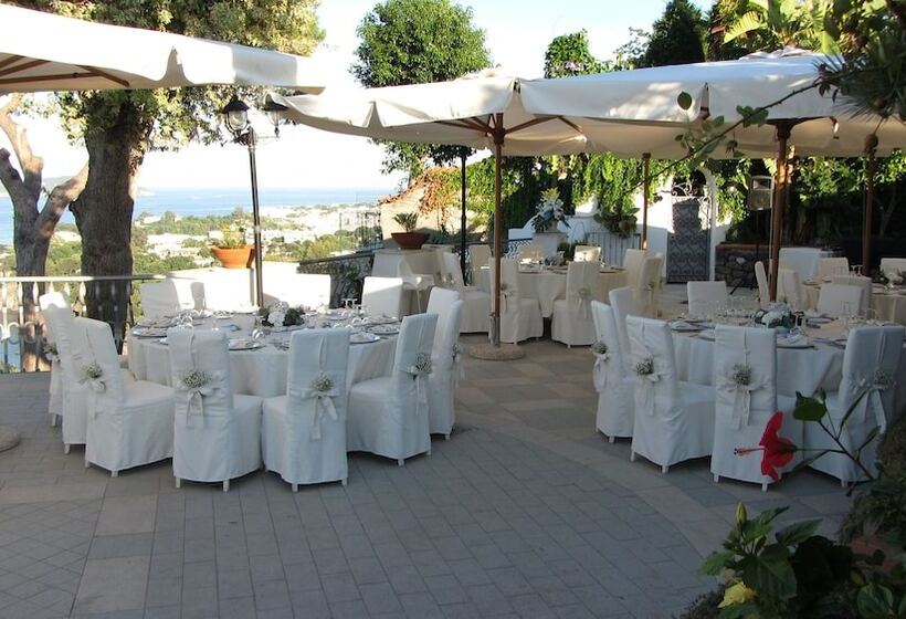 Bed and Breakfast L Incanto Restaurant & Suites