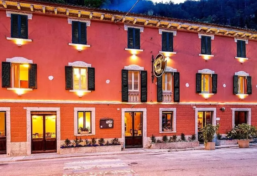 Hotelli Antico Furlo