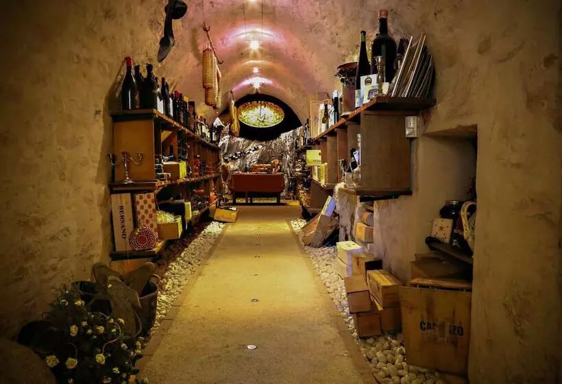 Hotelli Antico Furlo