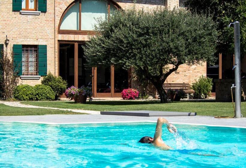 فندق ريفى Casolare La Quercia