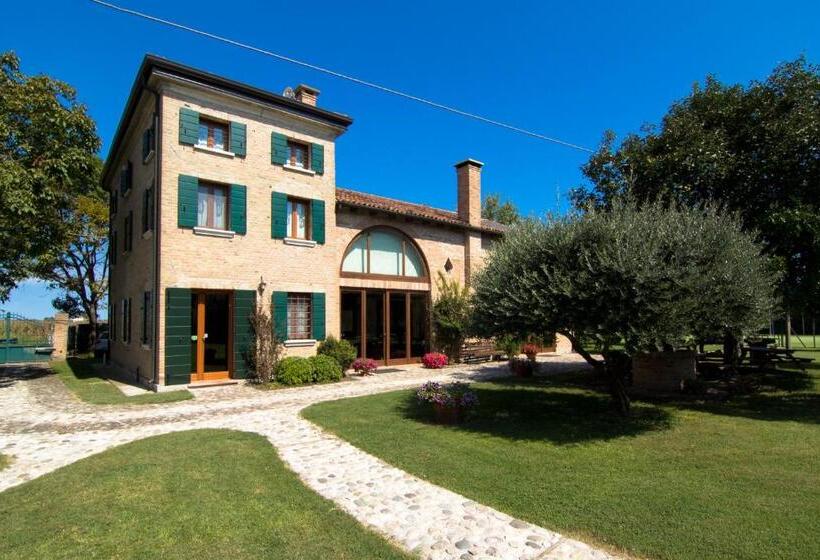 فندق ريفى Casolare La Quercia