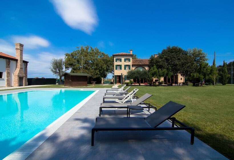 فندق ريفى Casolare La Quercia