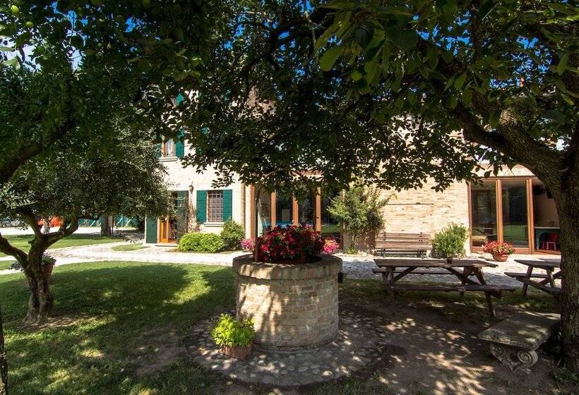 فندق ريفى Casolare La Quercia