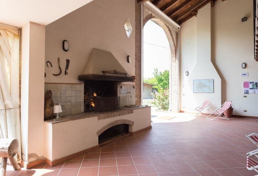 فندق ريفى Casolare La Quercia