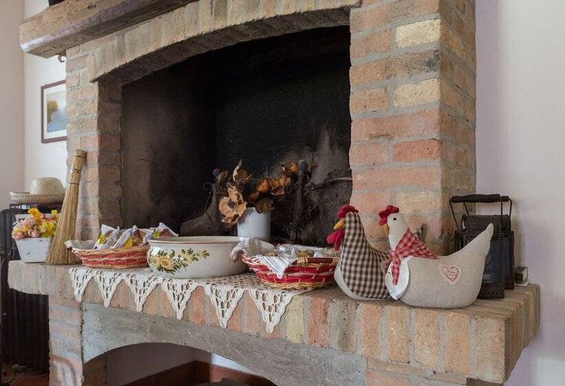 فندق ريفى Casolare La Quercia