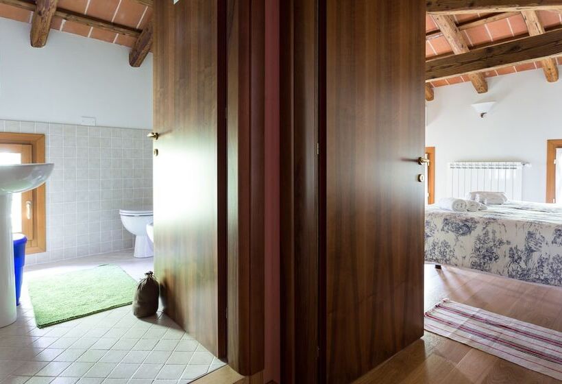 فندق ريفى Casolare La Quercia