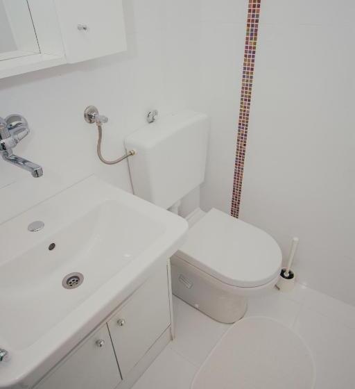 펜션 Apartments And Rooms Ille