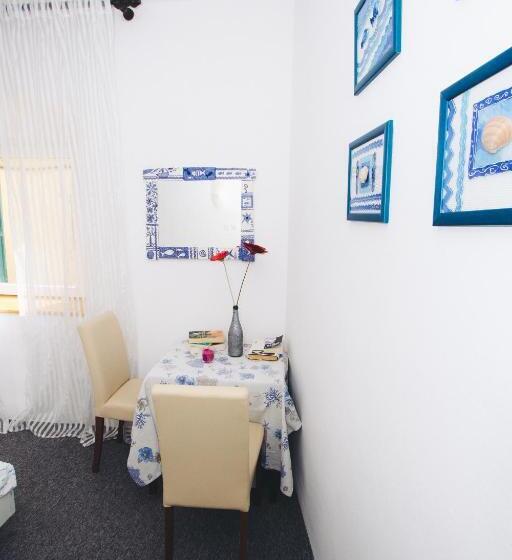 펜션 Apartments And Rooms Ille