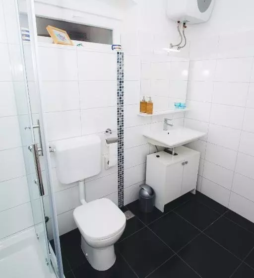 پانسیون Apartments And Rooms Ille