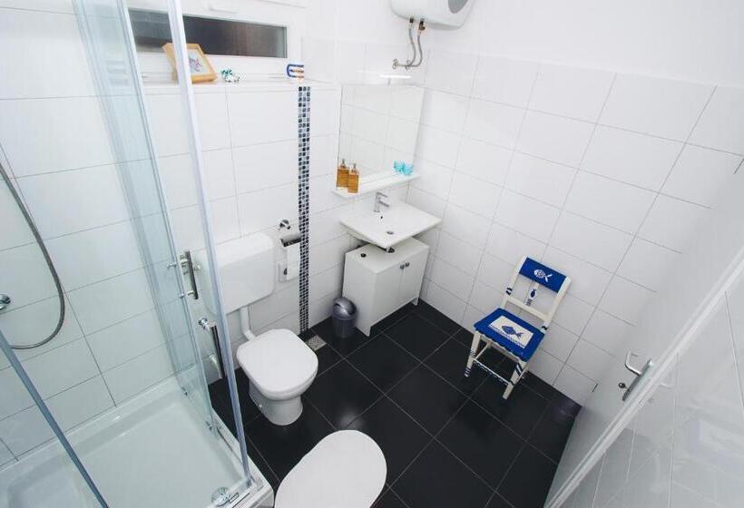 펜션 Apartments And Rooms Ille