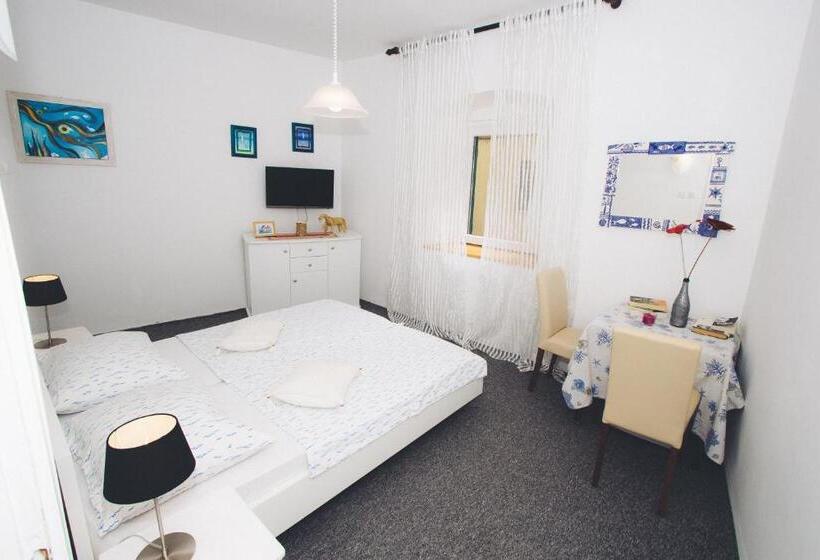 펜션 Apartments And Rooms Ille