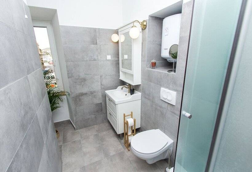 펜션 Apartments And Rooms Ille