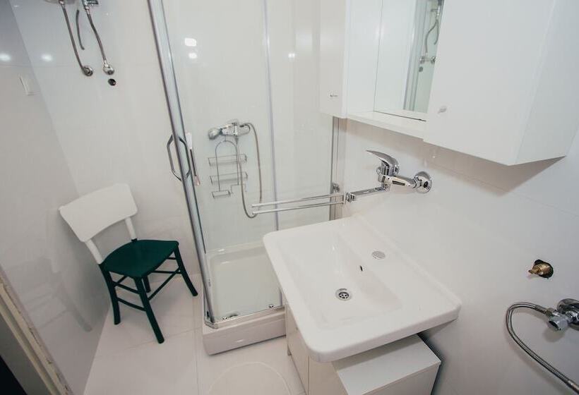 펜션 Apartments And Rooms Ille