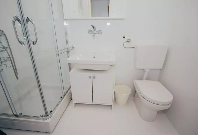 پانسیون Apartments And Rooms Ille