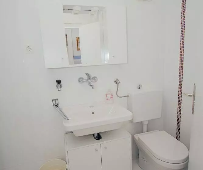 پانسیون Apartments And Rooms Ille