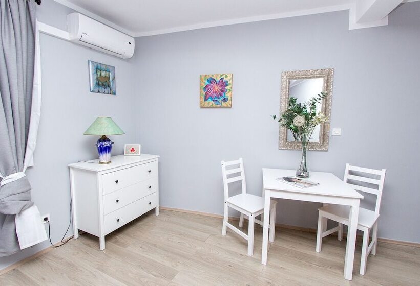 펜션 Apartments And Rooms Ille