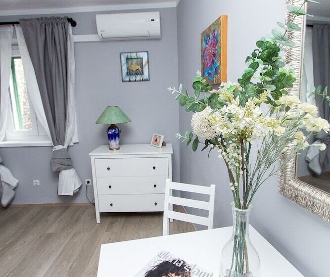 펜션 Apartments And Rooms Ille