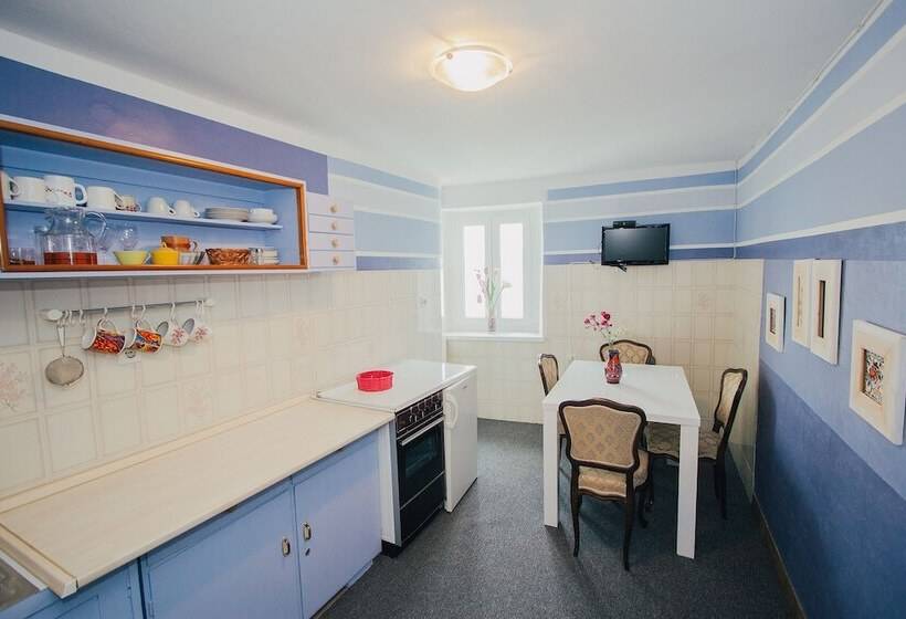 펜션 Apartments And Rooms Ille