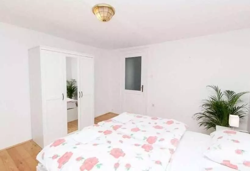 پانسیون Apartments And Rooms Ille