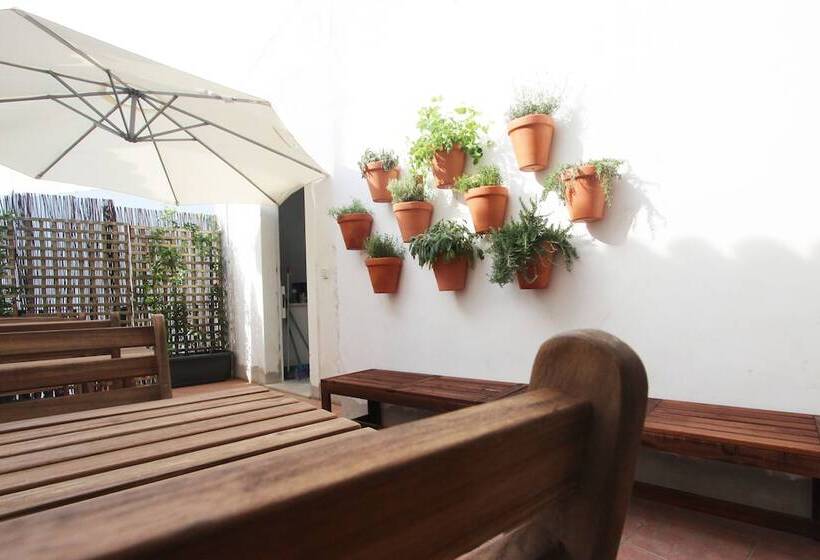 پانسیون Lavradores Boutique Guesthouse