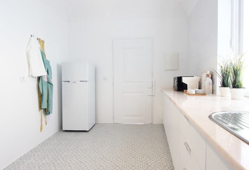 پانسیون Lavradores Boutique Guesthouse