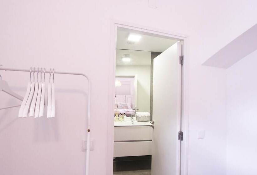 پانسیون Lavradores Boutique Guesthouse