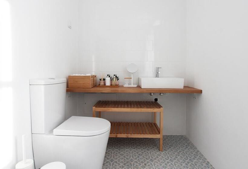 پانسیون Lavradores Boutique Guesthouse