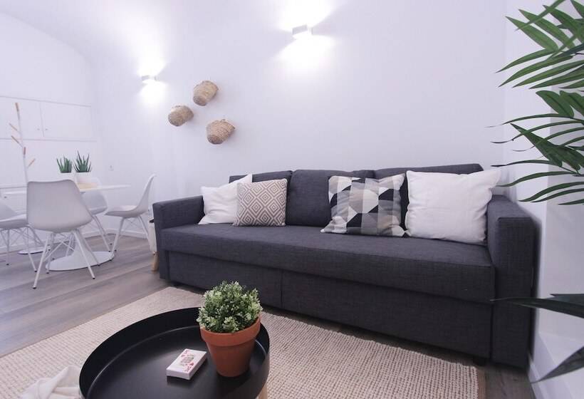 پانسیون Lavradores Boutique Guesthouse