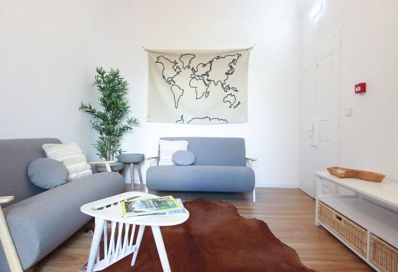 پانسیون Lavradores Boutique Guesthouse